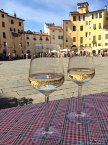 Prosecco in the Piazza dell Anfiteatro