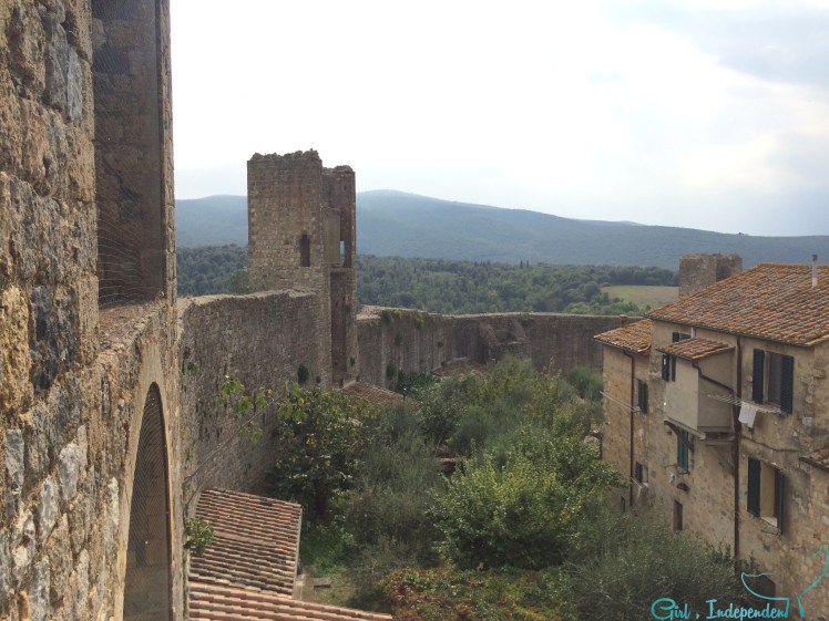 Walls around Monteriggioni
